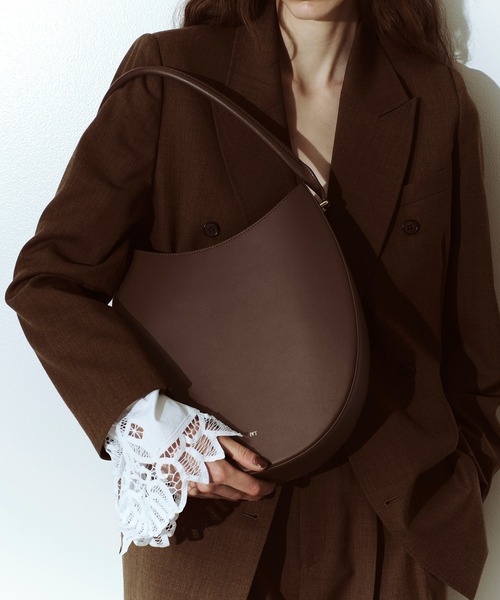 ADAM ET ROPE'(アダムエロペ)の「【PFT】Tamago Medium バッグ(ショルダーバッグ・レディース・キャメル/ブラウン/ホワイト・FREE)」の10枚目の写真