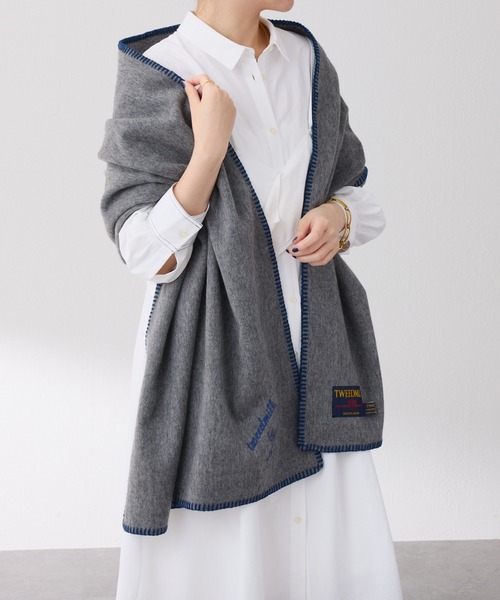 TWEED MILL（ツイードミル）の「TWEEDMILL/PAPILLONNER別注ストール（ストール/ショール・レディース・オフホワイト/ライトグレー/ブラウン・FREE）」の5枚目の写真