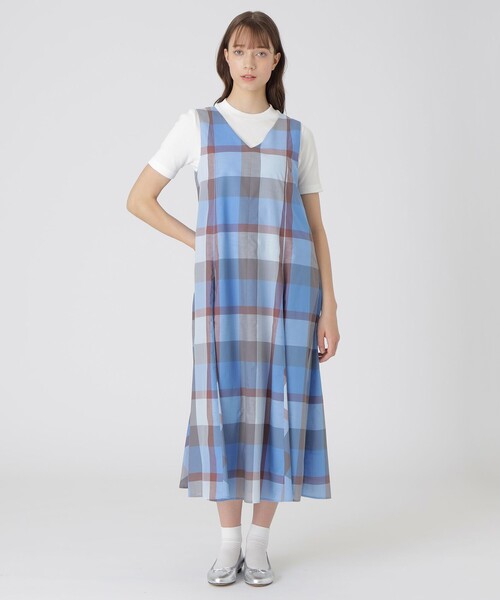 BLUE LABEL CRESTBRIDGE(ブルーレーベルクレストブリッジ)の「【限定カラーあり】【接触冷感】【吸水速乾】クレストブリッジチェッククールドライドレス(ワンピース・レディース・ベージュ系その他/ライトブルー・36/38/40)」の2枚目の写真