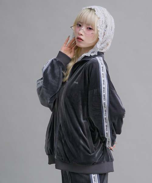 17HR（セブンティーンアワーズ）の「【ユニセックス】ベロアトラックジャケット(セットアップ可)（ジャージ・レディース・チャコールグレー・FREE）」の17枚目の写真