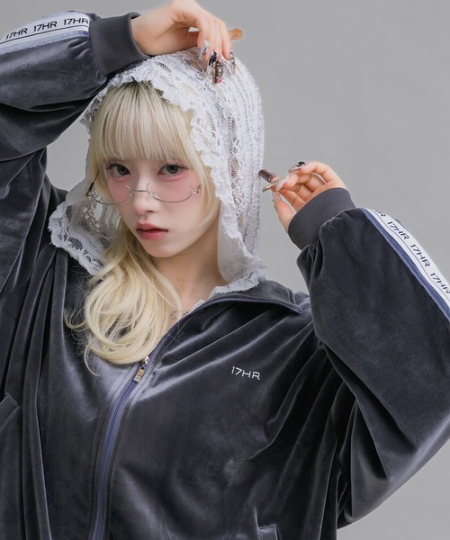 17HR（セブンティーンアワーズ）の「【ユニセックス】ベロアトラックジャケット(セットアップ可)（ジャージ・レディース・チャコールグレー・FREE）」の18枚目の写真