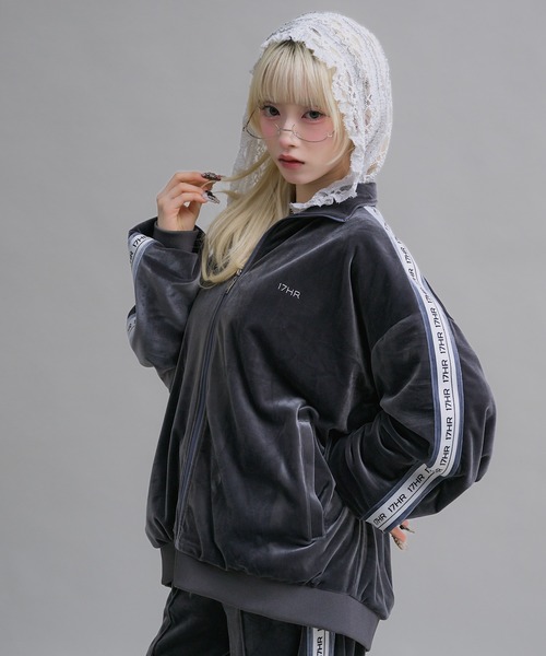 17HR（セブンティーンアワーズ）の「【ユニセックス】ベロアトラックジャケット(セットアップ可)（ジャージ・レディース・チャコールグレー・FREE）」の19枚目の写真