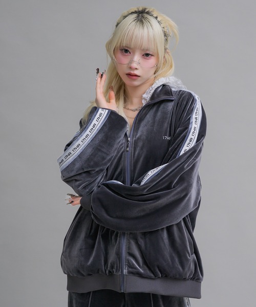 17HR（セブンティーンアワーズ）の「【ユニセックス】ベロアトラックジャケット(セットアップ可)（ジャージ・レディース・チャコールグレー・FREE）」の12枚目の写真