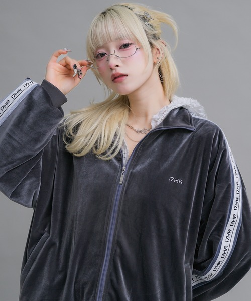 17HR（セブンティーンアワーズ）の「【ユニセックス】ベロアトラックジャケット(セットアップ可)（ジャージ・レディース・チャコールグレー・FREE）」の13枚目の写真