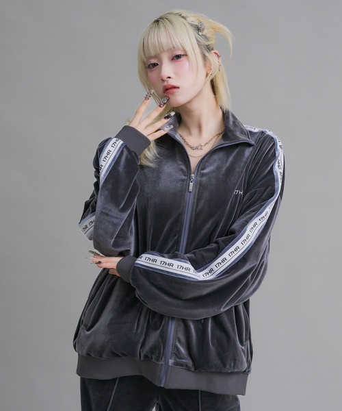 17HR（セブンティーンアワーズ）の「【ユニセックス】ベロアトラックジャケット(セットアップ可)（ジャージ・レディース・チャコールグレー・FREE）」の10枚目の写真