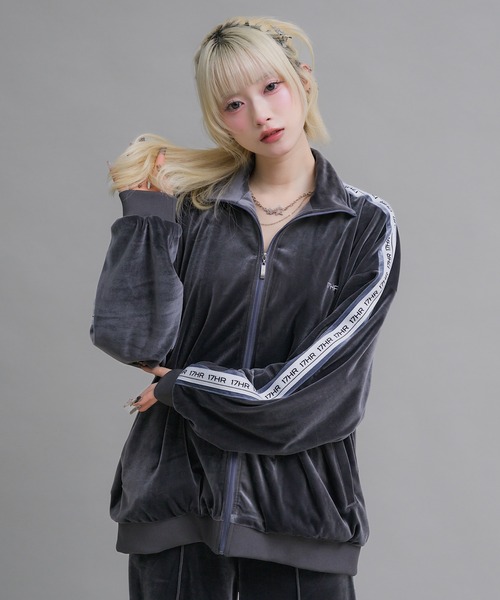 17HR（セブンティーンアワーズ）の「【ユニセックス】ベロアトラックジャケット(セットアップ可)（ジャージ・レディース・チャコールグレー・FREE）」の9枚目の写真