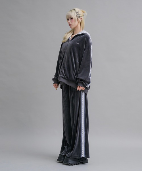 17HR（セブンティーンアワーズ）の「【ユニセックス】ベロアトラックジャケット(セットアップ可)（ジャージ・レディース・チャコールグレー・FREE）」の7枚目の写真