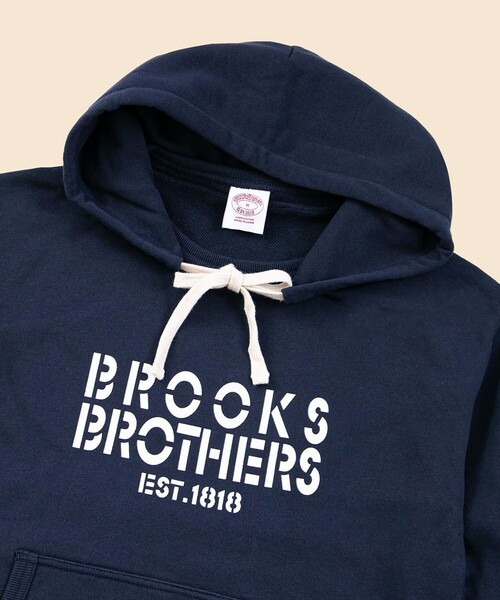 BROOKS BROTHERS(ブルックスブラザーズ)の「コットンフレンチテリー ステンシルロゴ アフターフーデッド スウェットシャツ(パーカー・メンズ・ネイビー/グレー・LARGE/MEDIUM/X-LARGE/SMALL)」の4枚目の写真