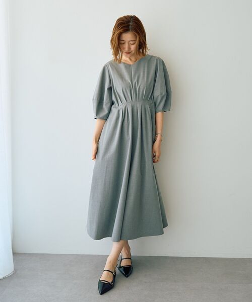 YECCA VECCA（イェッカヴェッカ）の「【UVカット/接触冷感】ボリュームスリーブタックワンピース（ワンピース・レディース・ネイビー/ライトグレー・FREE）」の3枚目の写真