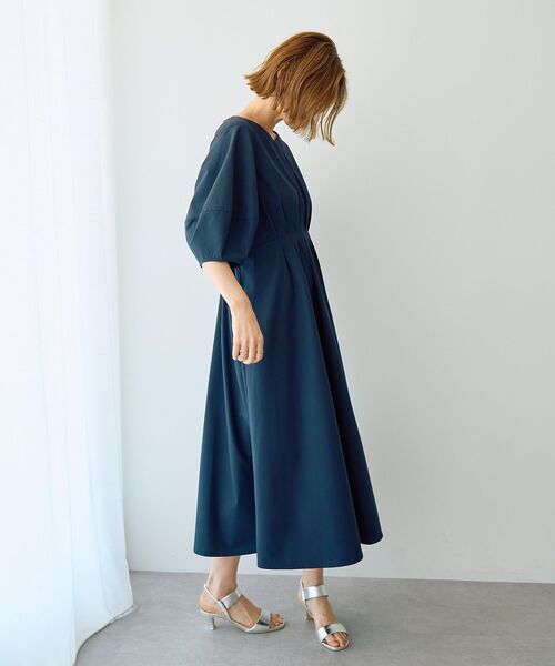 YECCA VECCA（イェッカヴェッカ）の「【UVカット/接触冷感】ボリュームスリーブタックワンピース（ワンピース・レディース・ネイビー/ライトグレー・FREE）」の7枚目の写真