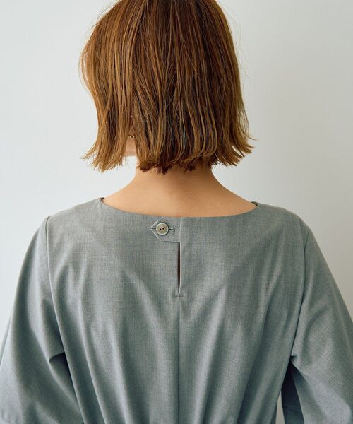 YECCA VECCA（イェッカヴェッカ）の「【UVカット/接触冷感】ボリュームスリーブタックワンピース（ワンピース・レディース・ネイビー/ライトグレー・FREE）」の10枚目の写真