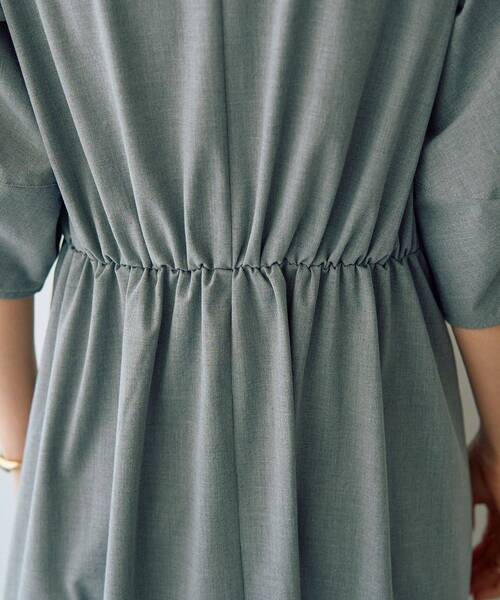 YECCA VECCA（イェッカヴェッカ）の「【UVカット/接触冷感】ボリュームスリーブタックワンピース（ワンピース・レディース・ネイビー/ライトグレー・FREE）」の12枚目の写真