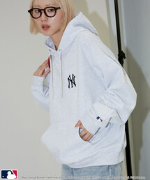 MLB/メジャーリーグベースボール 別注 SWEAT CIRCLE LOGO HOODIE/裏起毛サークルロゴパーカー(限定展開)