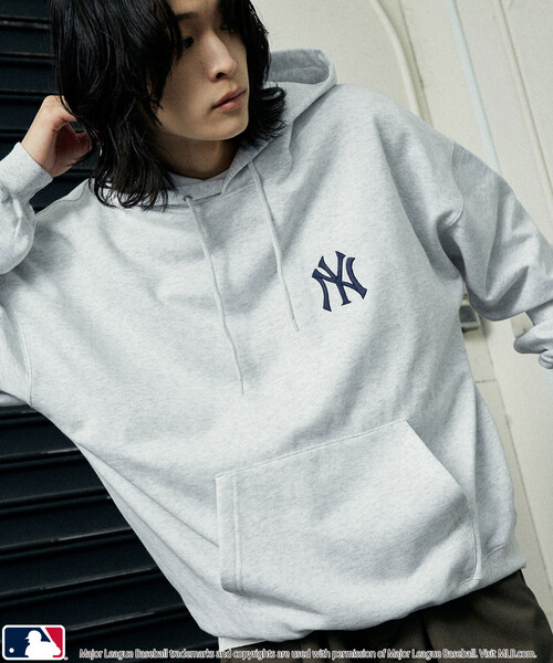 MLB(メジャーリーグベースボール)の「MLB/メジャーリーグベースボール 別注 SWEAT CIRCLE LOGO HOODIE/裏起毛サークルロゴパーカー(限定展開)(パーカー・メンズ・ブラック/アッシュグレー/ブラウン・SMALL/MEDIUM/LARGE)」の9枚目の写真