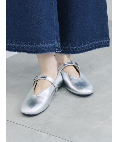 Samansa Mos2 blue(サマンサモスモスブルー)の「Vカットメリージェーン(ドレスシューズ・レディース・ブラック/モカ/シルバー・M/L)」の10枚目の写真