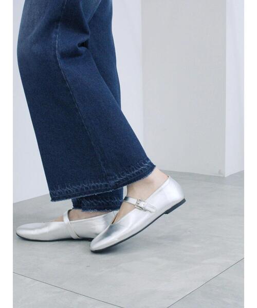 Samansa Mos2 blue(サマンサモスモスブルー)の「Vカットメリージェーン(ドレスシューズ・レディース・ブラック/モカ/シルバー・M/L)」の11枚目の写真