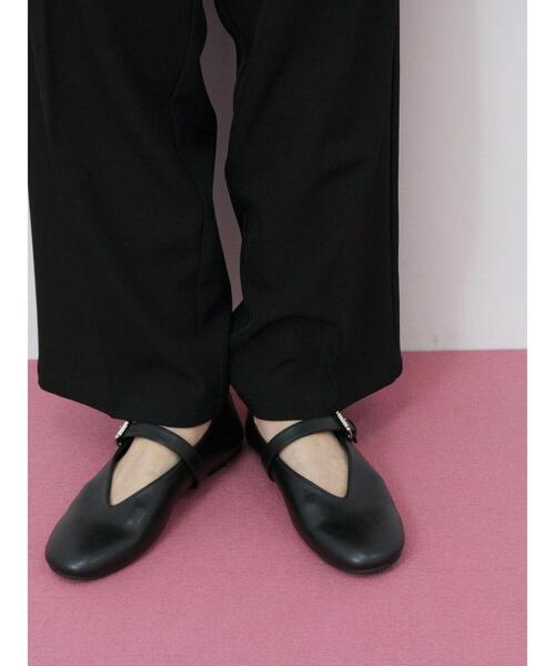 Samansa Mos2 blue(サマンサモスモスブルー)の「Vカットメリージェーン(ドレスシューズ・レディース・ブラック/モカ/シルバー・M/L)」の17枚目の写真