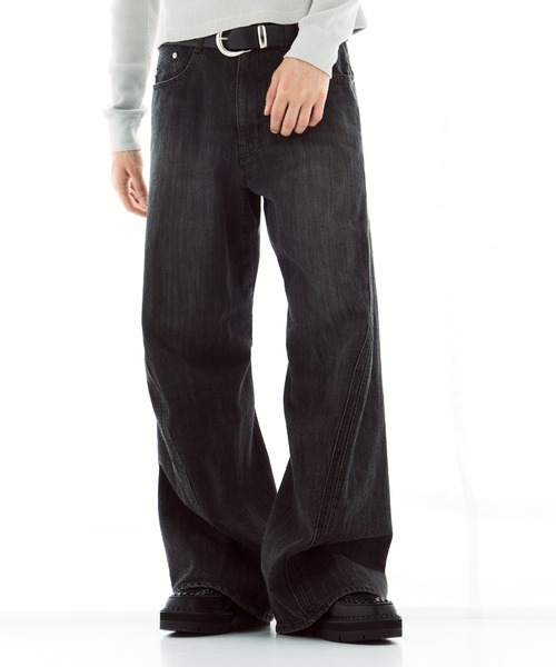 NVRFRGT（ネヴァーフォーゲット）の「別注 3D TWISTED  WIDELEG JEANS（デニムパンツ・メンズ・ブラック・2/1/3）」の3枚目の写真