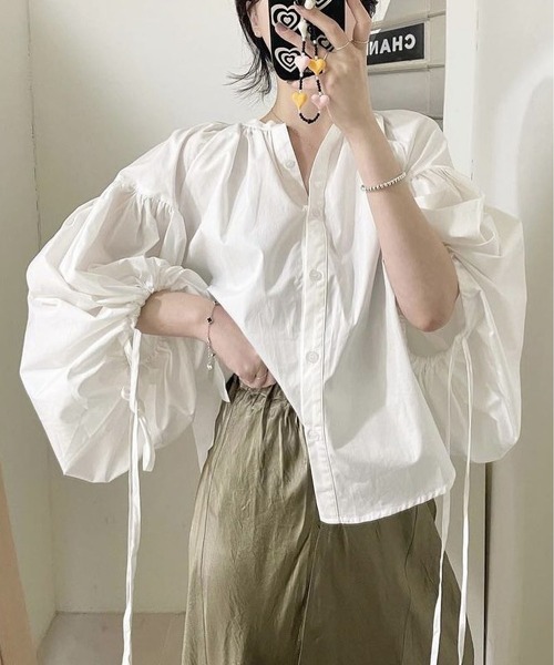 MAISON DE THERESE(メゾン ド テレーズ)の「ラウンドネック タイストリング ランタンスリーブ ブラウス(シャツ/ブラウス・レディース・ホワイト/ブルー・S/M)」の1枚目の写真