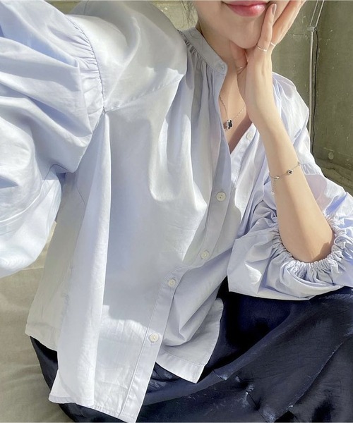 MAISON DE THERESE(メゾン ド テレーズ)の「ラウンドネック タイストリング ランタンスリーブ ブラウス(シャツ/ブラウス・レディース・ホワイト/ブルー・S/M)」の4枚目の写真
