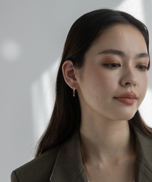abaskdesign(アバスクデザイン)の「金属アレルギー対応オーバルフープピアス(ピアス(両耳用)・レディース・ゴールド/シルバー・FREE)」の3枚目の写真
