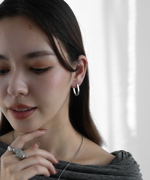 abaskdesign(アバスクデザイン)の「金属アレルギー対応オーバルフープピアス(ピアス(両耳用)・レディース・ゴールド/シルバー・FREE)」の6枚目の写真