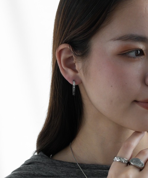 abaskdesign(アバスクデザイン)の「金属アレルギー対応オーバルフープピアス(ピアス(両耳用)・レディース・ゴールド/シルバー・FREE)」の7枚目の写真