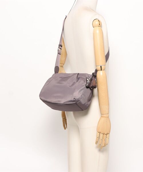 U by Ungaro（ユーバイウンガロ）の「U by ungaro(ユーバイウンガロ)　ベル　ショルダー（ショルダーバッグ・レディース・ブラウン系その他/ターコイズブルー/ブラック/グレー・FREE）」の11枚目の写真