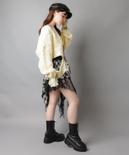 SPINNS（スピンズ）の「ベルトストラップが主役☆ダメージ加工ワンショルニット（ニット/セーター・レディース・ブラック/アイボリー/カーキ/ワイン・ONESIZE）」の15枚目の写真