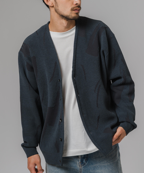 EDIFICE（エディフィス）の「ジャガード シェニール ヤーン V カーディガン（カーディガン/ボレロ・メンズ・ブルー/ネイビー/ブラック・LARGE/MEDIUM）」の3枚目の写真