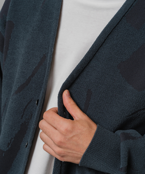 EDIFICE（エディフィス）の「ジャガード シェニール ヤーン V カーディガン（カーディガン/ボレロ・メンズ・ブルー/ネイビー/ブラック・LARGE/MEDIUM）」の6枚目の写真