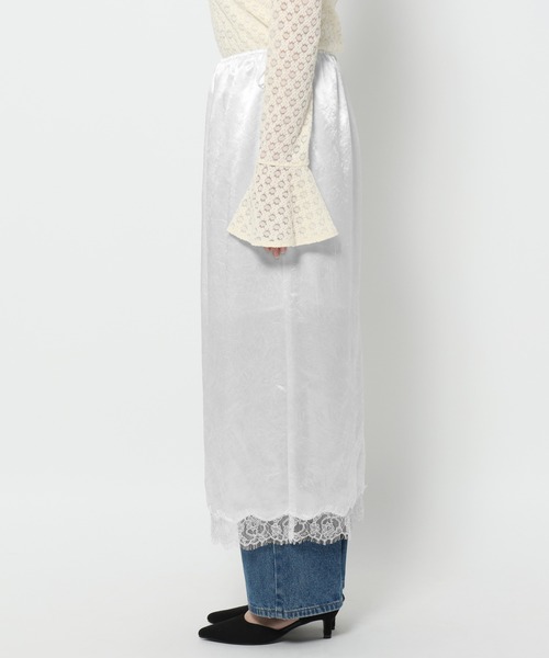 mysty woman（ミスティウーマン）の「ワッシャーサテンレーススカート 605411（スカート・レディース・オフホワイト/ブラック・FREE）」の6枚目の写真