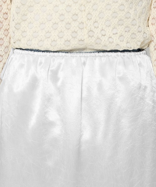 mysty woman（ミスティウーマン）の「ワッシャーサテンレーススカート 605411（スカート・レディース・オフホワイト/ブラック・FREE）」の8枚目の写真