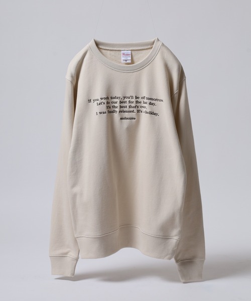 &soiree(アンドソワレ)の「&soiree メッセージ刺繍裏毛スウェットクルーネックプルオーバー(スウェット・メンズ・ベージュ/ネイビー・FREE)」の1枚目の写真