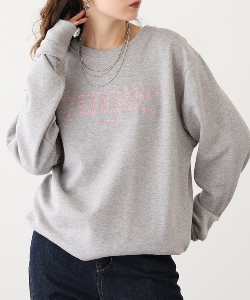 &soiree(アンドソワレ)の「&soiree メッセージ刺繍裏毛スウェットクルーネックプルオーバー(スウェット・メンズ・ベージュ/ネイビー・FREE)」の12枚目の写真