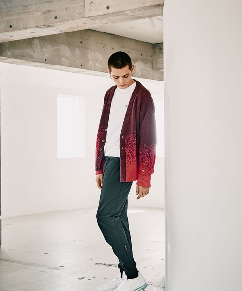 HEREIAM（ヘレイアム）の「【HEREIAM MEN】ユニセックス/グラデーションニットカーディガン（カーディガン/ボレロ・メンズ・ピンク/アイボリー・MEDIUM/LARGE）」の14枚目の写真