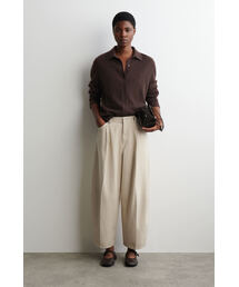 COS（コス）の「TWINEジーンズ - バレル（デニムパンツ）」