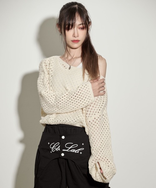.KOM（ドットコム）の「『.KOM/ドットケーオーエム』オフショルクロシェニット&レイヤードインナー 2Pセット【GC】（ニット/セーター・レディース・ベージュ/ブラック/ブラウン・FREE）」の7枚目の写真