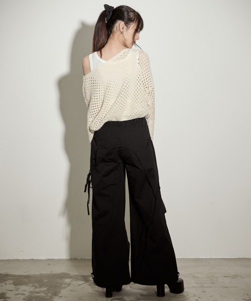 .KOM（ドットコム）の「『.KOM/ドットケーオーエム』オフショルクロシェニット&レイヤードインナー 2Pセット【GC】（ニット/セーター・レディース・ベージュ/ブラック/ブラウン・FREE）」の10枚目の写真