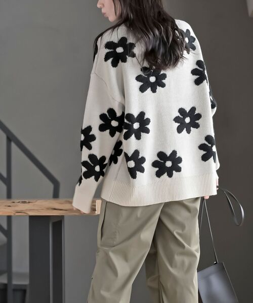 rps(アールピーエス)の「フラワージャガードニットカーディガン(カーディガン/ボレロ・レディース・レッド/グリーン/ブラック/アイボリー・フリー)」の7枚目の写真