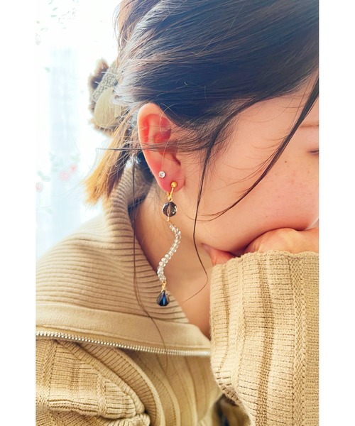 tone（トーン）の「【kafti】うねうねロングピアス(MA)（ピアス（両耳用）・レディース・ブラック系その他・FREE）」の5枚目の写真