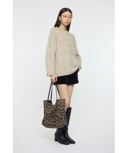 MOUSSY（マウジー）の「BRUSHED OVERSIZED セーター（ニット/セーター・レディース・チャコールグレー/ライトベージュ/ブルー・FREE）」の13枚目の写真