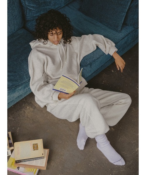 ELCHELE(エルチェレ)の「BOA FRENCHTERRY WIDE PANTS(スウェットパンツ・レディース・ホワイト/ネイビー・38/36)」の4枚目の写真