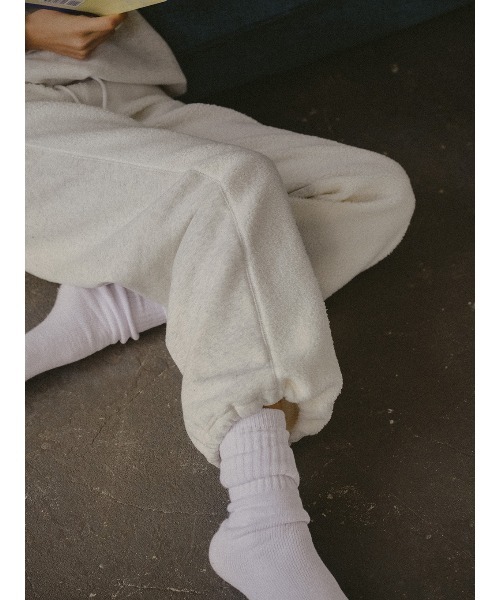 ELCHELE(エルチェレ)の「BOA FRENCHTERRY WIDE PANTS(スウェットパンツ・レディース・ホワイト/ネイビー・38/36)」の3枚目の写真