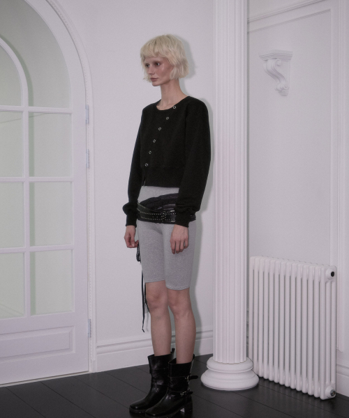ROSEFRANTZ（ロゼフランツ）の「Eyelet Slit Sweatshirt [Black]（スウェット・レディース・ブラック・OS）」の3枚目の写真