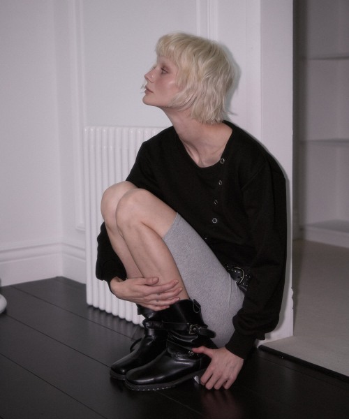 ROSEFRANTZ（ロゼフランツ）の「Eyelet Slit Sweatshirt [Black]（スウェット・レディース・ブラック・OS）」の7枚目の写真