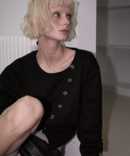 ROSEFRANTZ（ロゼフランツ）の「Eyelet Slit Sweatshirt [Black]（スウェット・レディース・ブラック・OS）」の11枚目の写真