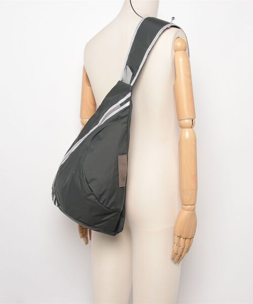 yorozu（ヨロズ）の「yorozu ARMS SASH SHOULDER ARCHIVE EDITION (111Y120)（ショルダーバッグ・メンズ・グレー系その他/ブラック・FREE）」の8枚目の写真