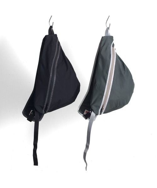 yorozu（ヨロズ）の「yorozu ARMS SASH SHOULDER ARCHIVE EDITION (111Y120)（ショルダーバッグ・メンズ・グレー系その他/ブラック・FREE）」の3枚目の写真