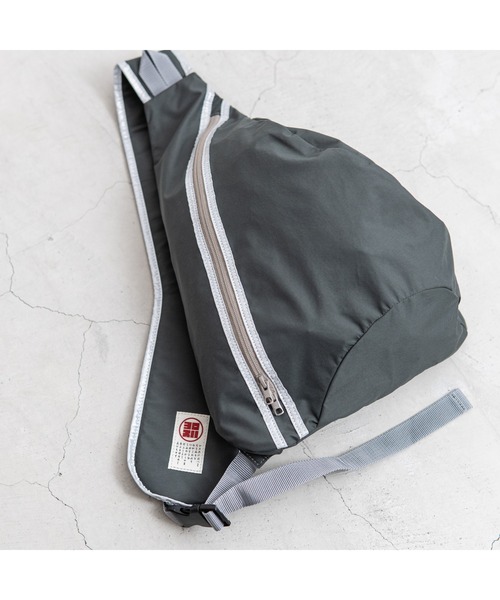 yorozu（ヨロズ）の「yorozu ARMS SASH SHOULDER ARCHIVE EDITION (111Y120)（ショルダーバッグ・メンズ・グレー系その他/ブラック・FREE）」の17枚目の写真